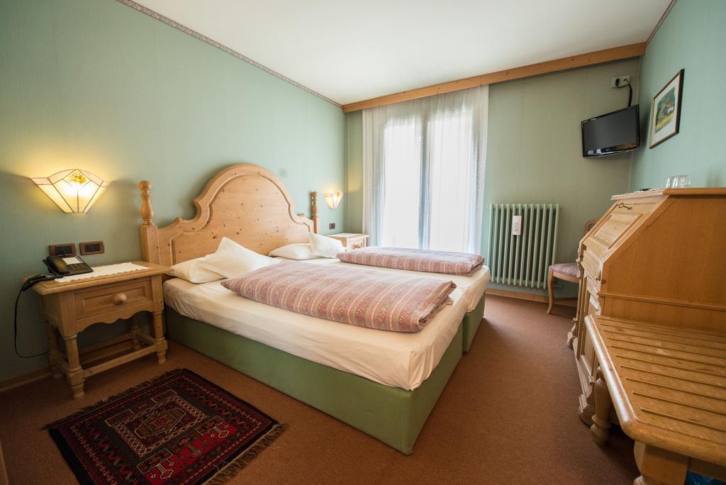 Hotel Garni Norma Madonna Zimmer foto