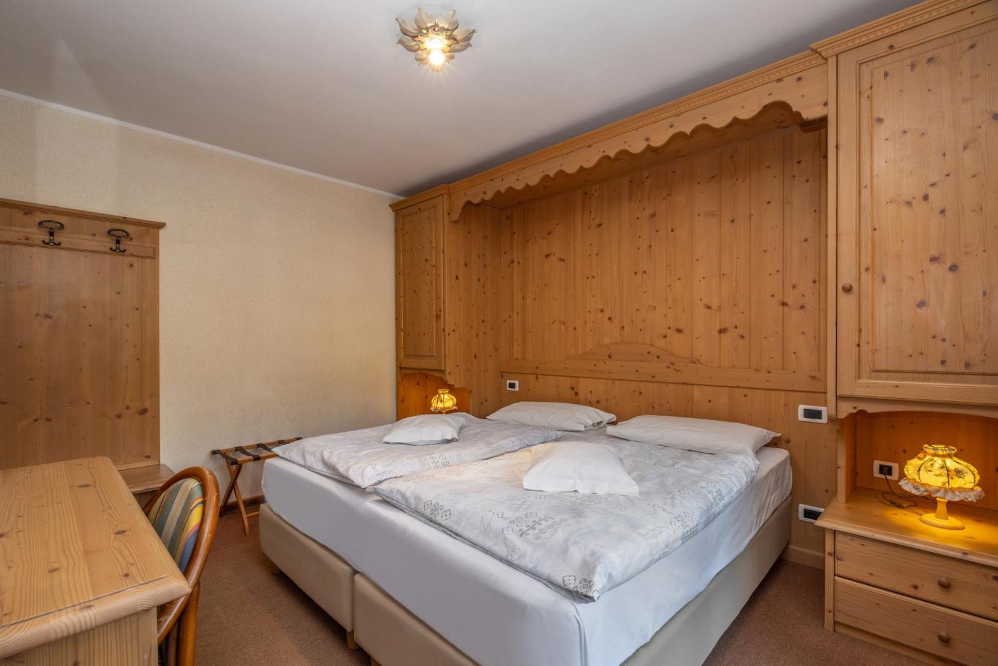 Hotel Garni Norma Madonna Exterior foto